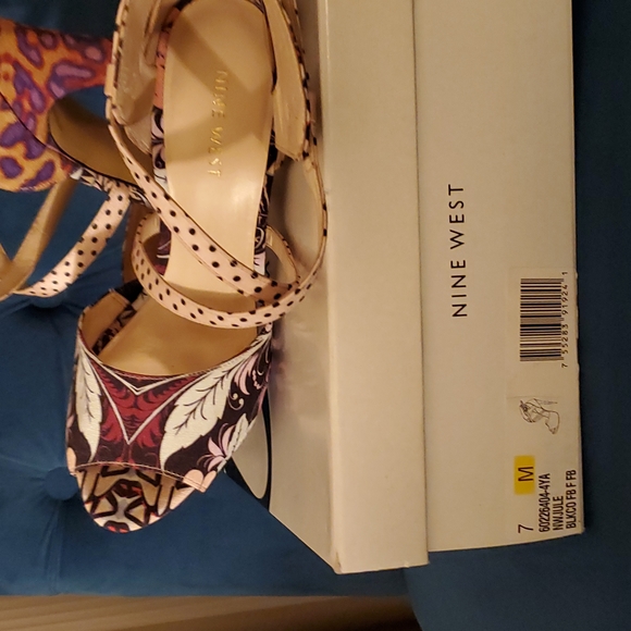 Nine West 5" heels size 7 very narrow multi color only worn twice. - Picture 4 of 4